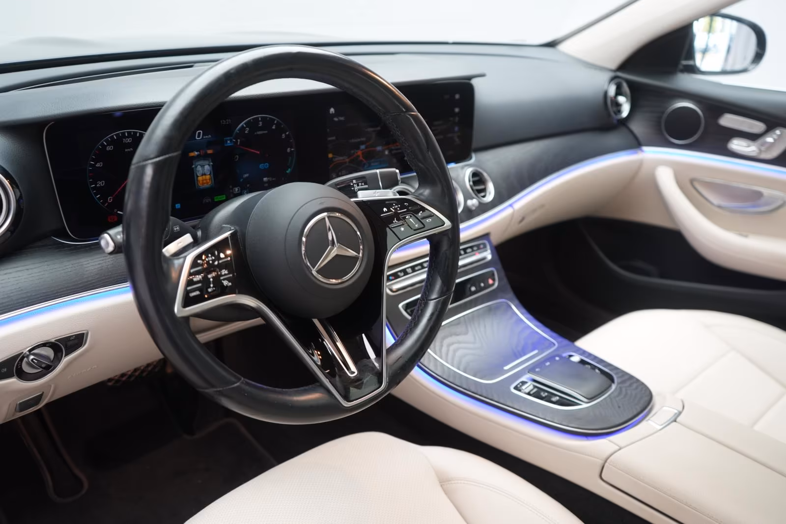 (B-368) Mercedes-Benz(Hybrid) E 300 de 4Matic T 9G-Tronic Avantgarde Distronic - Image 8