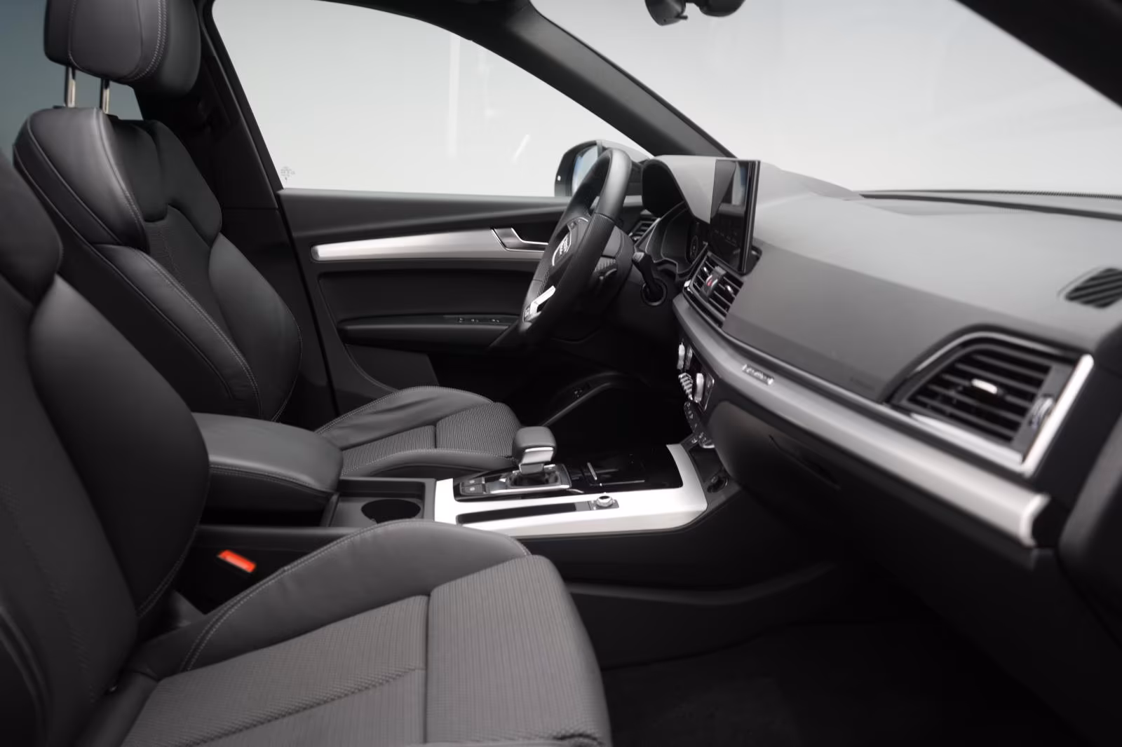 (B-612) Audi Q5(Hybrid) 55 TFSIe quattro S tronic S line ACC/Ka - Image 9