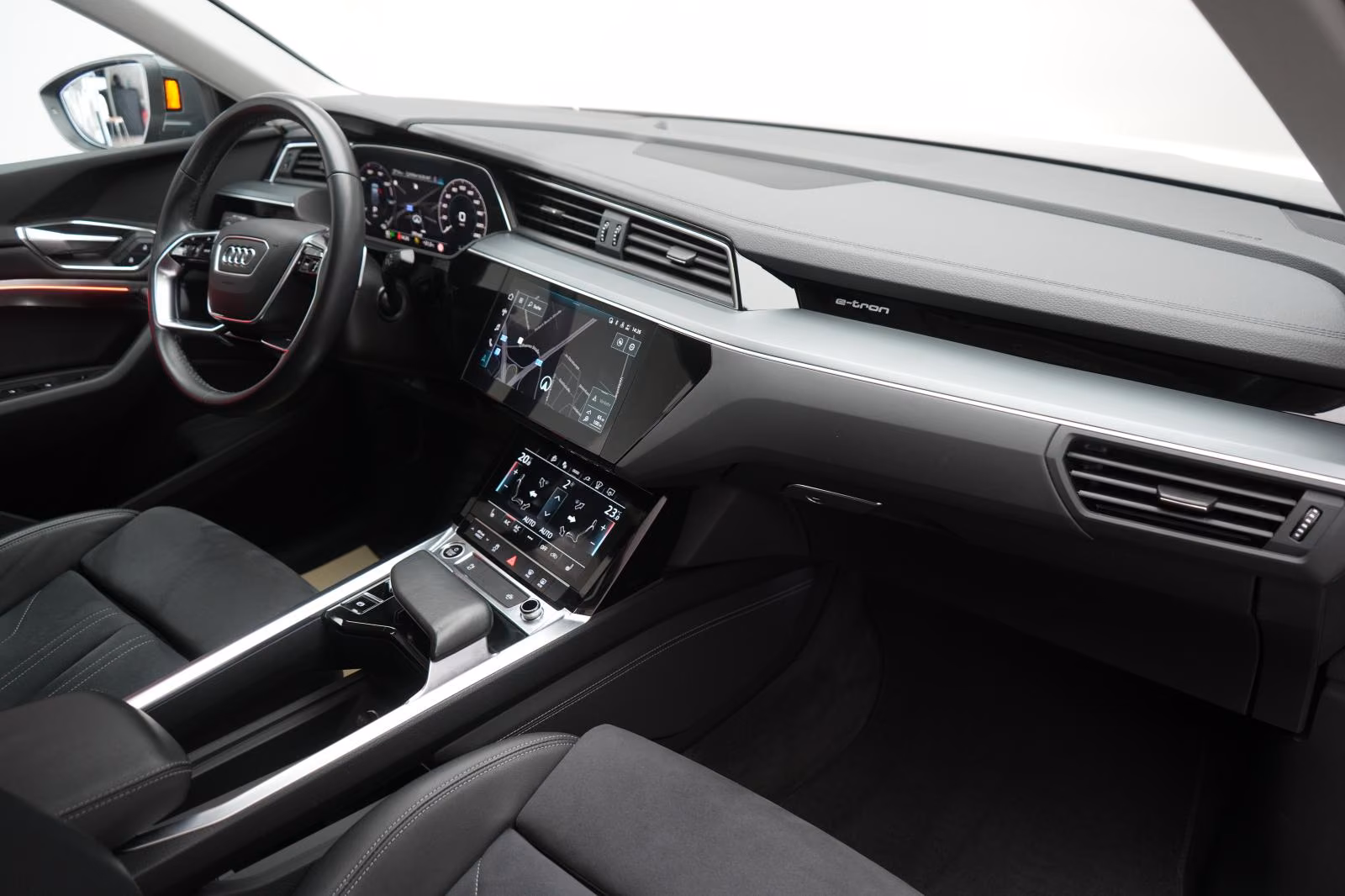 (B-653) Audi Q8 e-tron Sportback 55 quattro advanced - Image 10