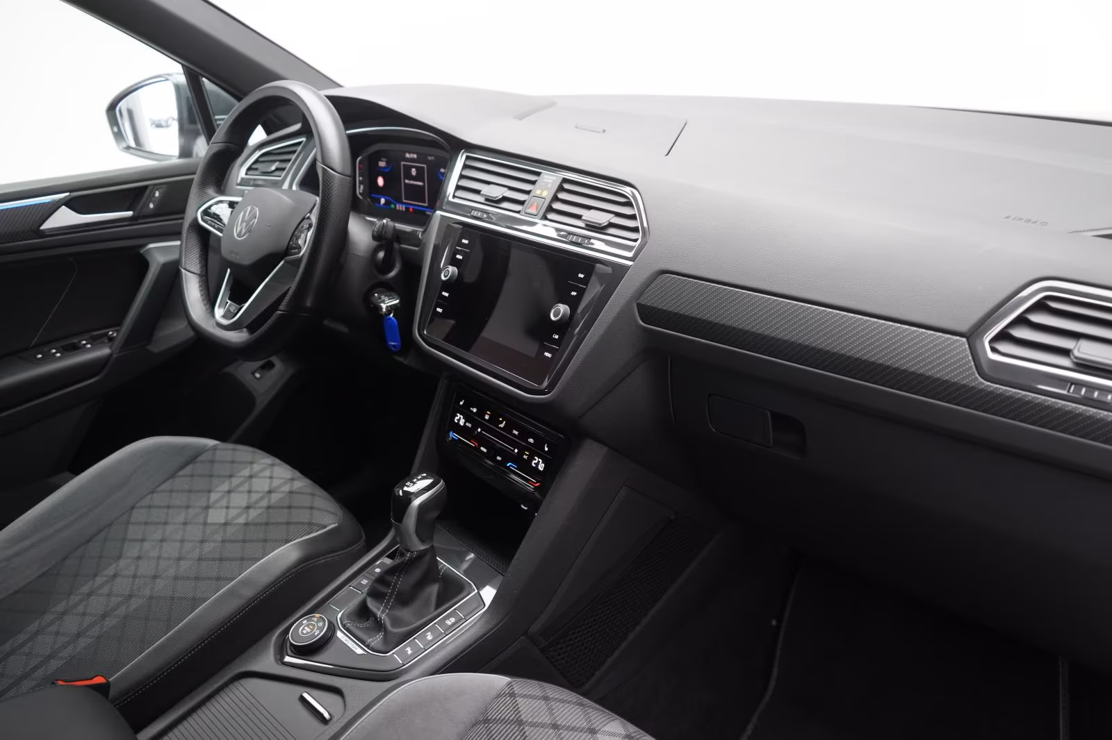 (B-328) Volkswagen Tiguan 2.0 TDI 4MOTION DSG R-Line ACC/Virtual/La - Image 10
