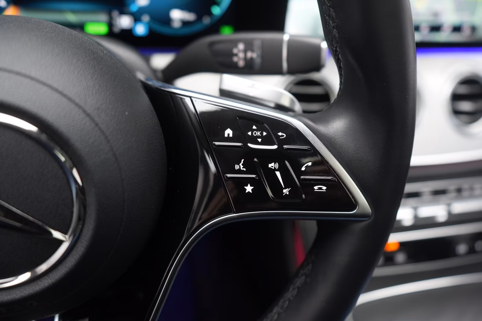(B-222) Mercedes-Benz(Hybrid) E 300 de 4Matic T 9G-Tronic Avantgarde Temp/Ka - Image 13