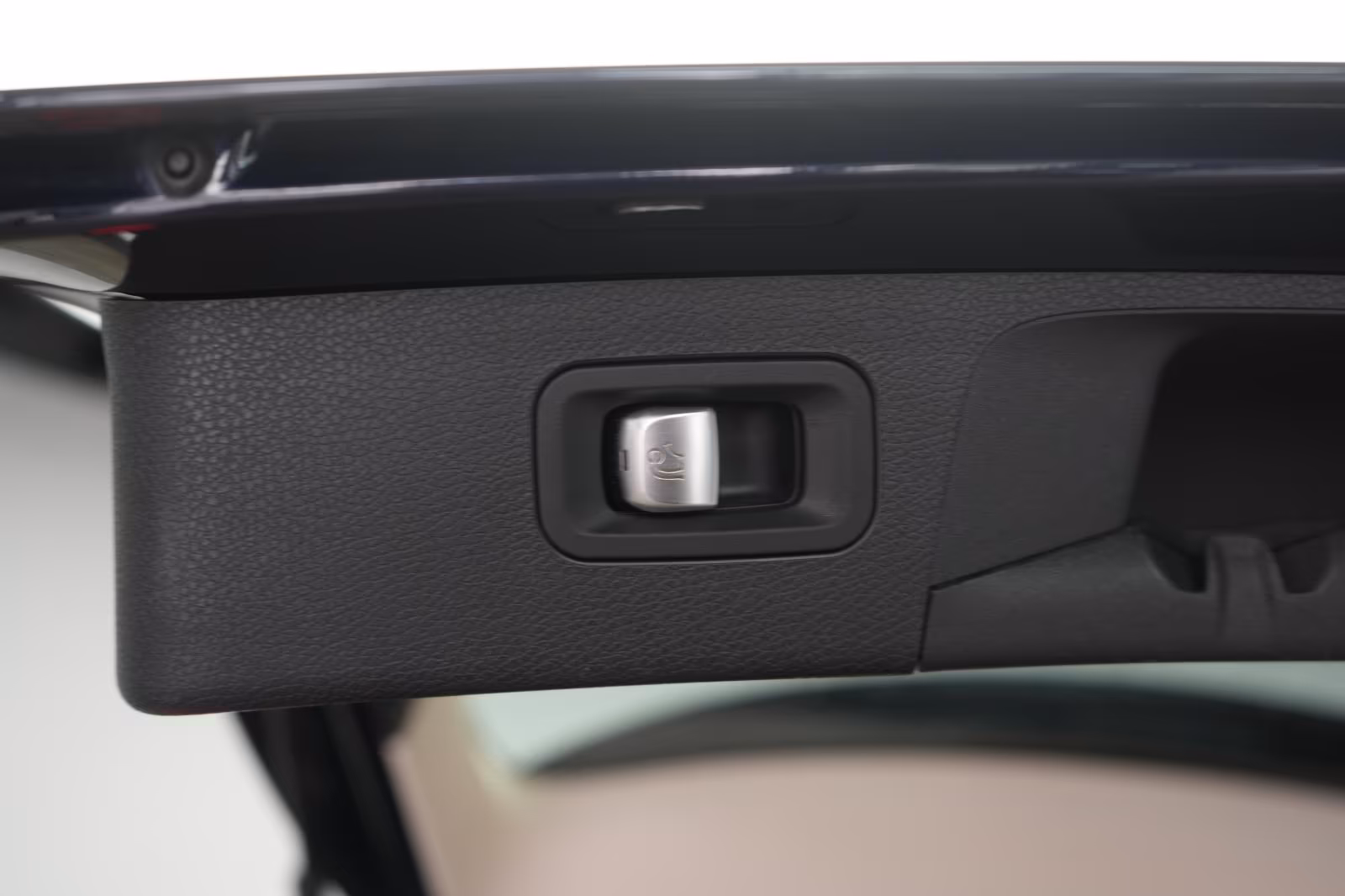 (B-368) Mercedes-Benz(Hybrid) E 300 de 4Matic T 9G-Tronic Avantgarde Distronic - Image 29