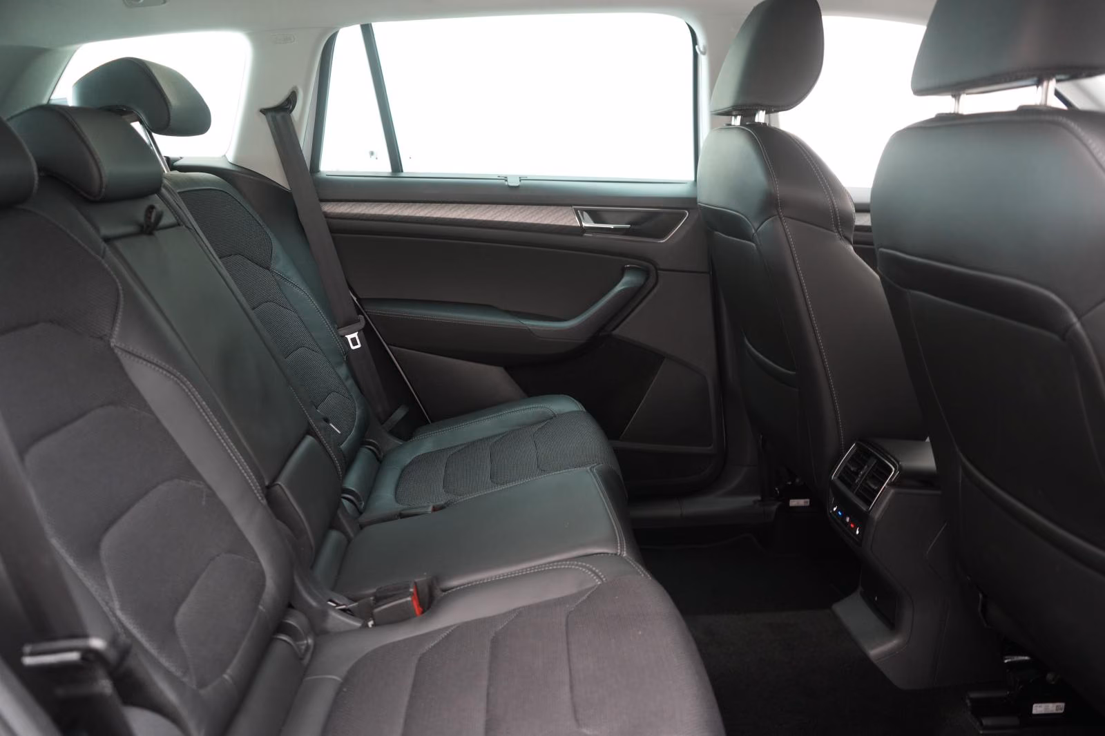 (B-178) Skoda Kodiaq 2.0 TDI 4x4 DSG Style ACC/Virtual/Memory/ - Image 11