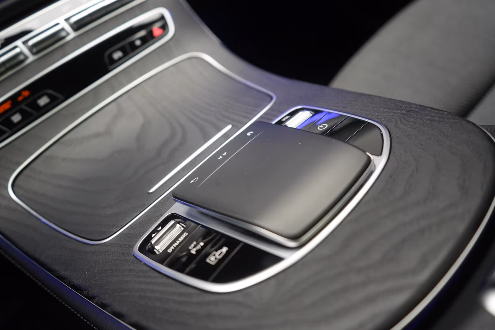 (B-711) Mercedes-Benz(Hybrid) E 300 de 9G-Tronic AMG Distronic/Kamera/Pano/Bur - Image 19