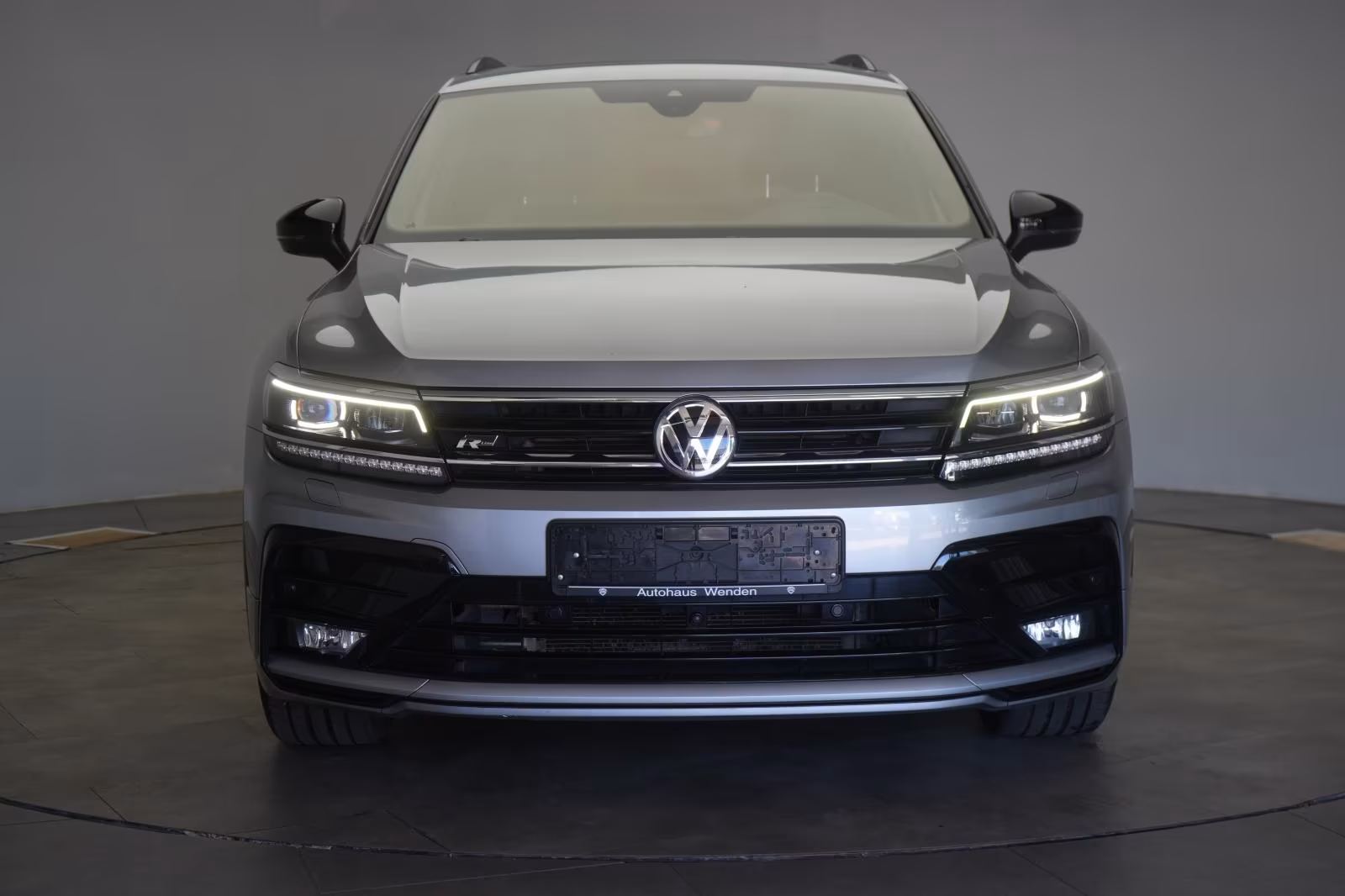 (B-592) Volkswagen Tiguan Allspace 2.0 TDI 4Motion DSG Highline R l - Image 2