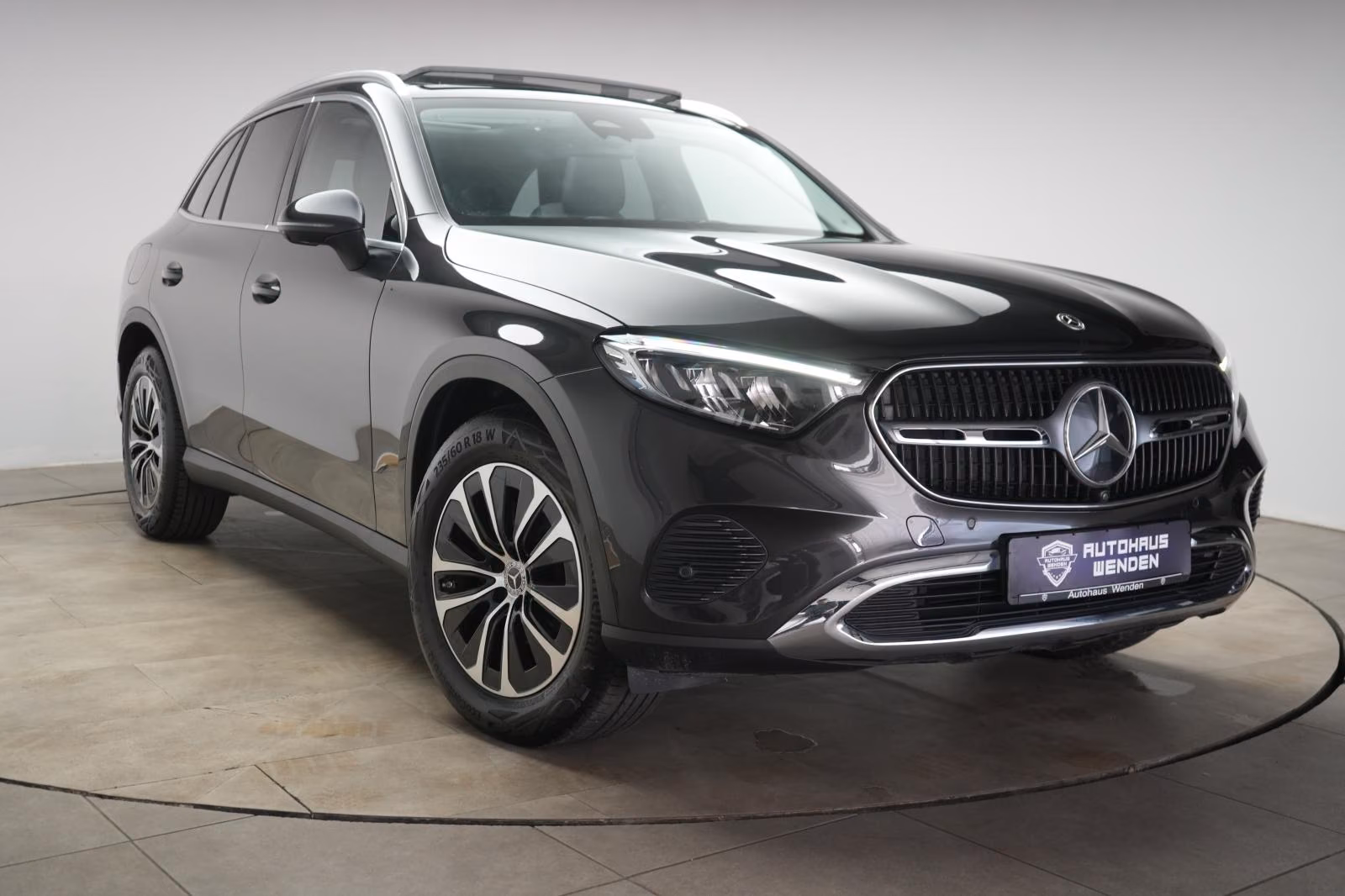 (B-687) Mercedes-Benz GLC 220 d 4Matic 9G-T Avantgarde Distronic/Kam - Image 1