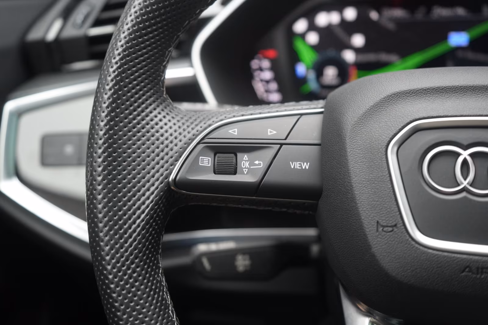 (B-291) Audi Q3 35 TDI S tronic S line Temp/Virtual/Pano/Lane - Image 18