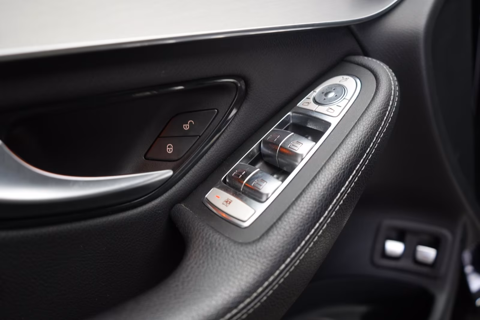 (B-248) Mercedes-Benz GLC 220 d 4Matic 9G-Tronic AMG Distronic/Kam - Image 13