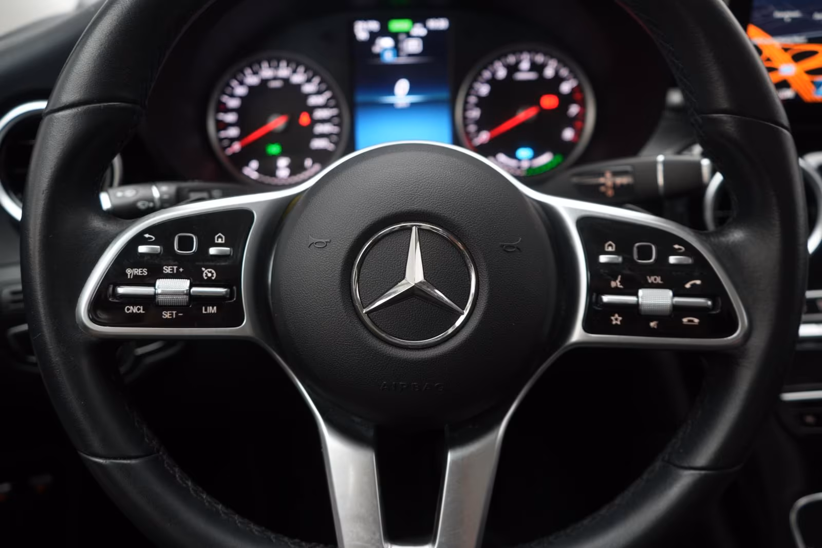 (B-376) Mercedes-Benz(Hybrid) GLC 300 e 4Matic 9G-Tronic Temp/Kamera/AHK/ - Image 15