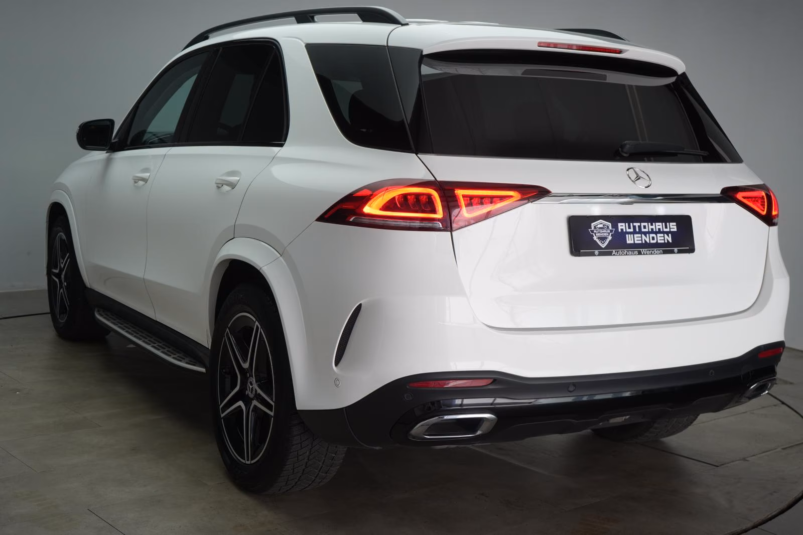 (B-410) Mercedes-Benz GLE 350 d 4Matic 9G-T AMG Line - Image 4