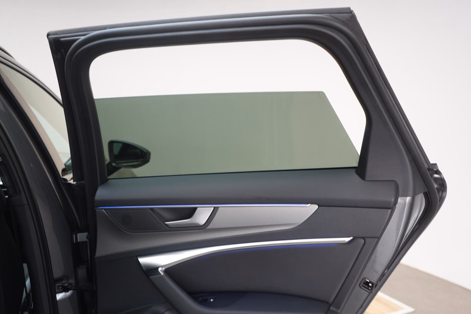 (B-747) Audi A6 Avant 40 TDI quattro S line Kamera/Alcantara - Image 16