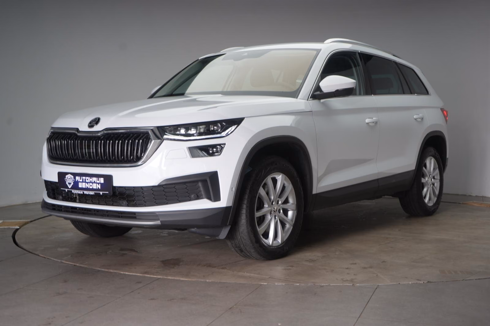 (B-178) Skoda Kodiaq 2.0 TDI 4x4 DSG Style ACC/Virtual/Memory/ - Image 3