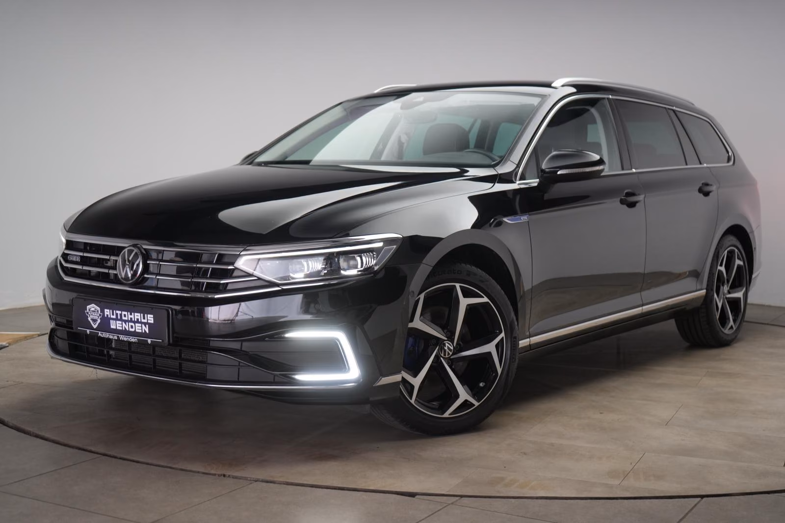 (B-639) Volkswagen(Hybrid) Passat 1.4 TSI Plug-In-Hybrid DSG GTE ACC/Kamera - Image 3