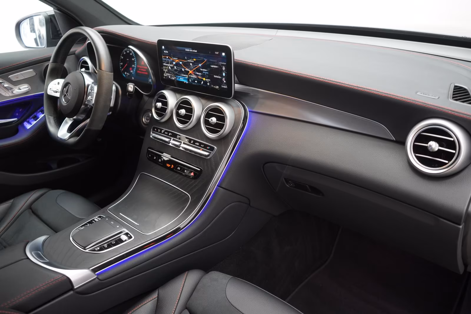 (B-487) Mercedes-Benz GLC 300 e 4Matic 9G-Tronic AMG Kamera/AHK/Virtua - Image 10
