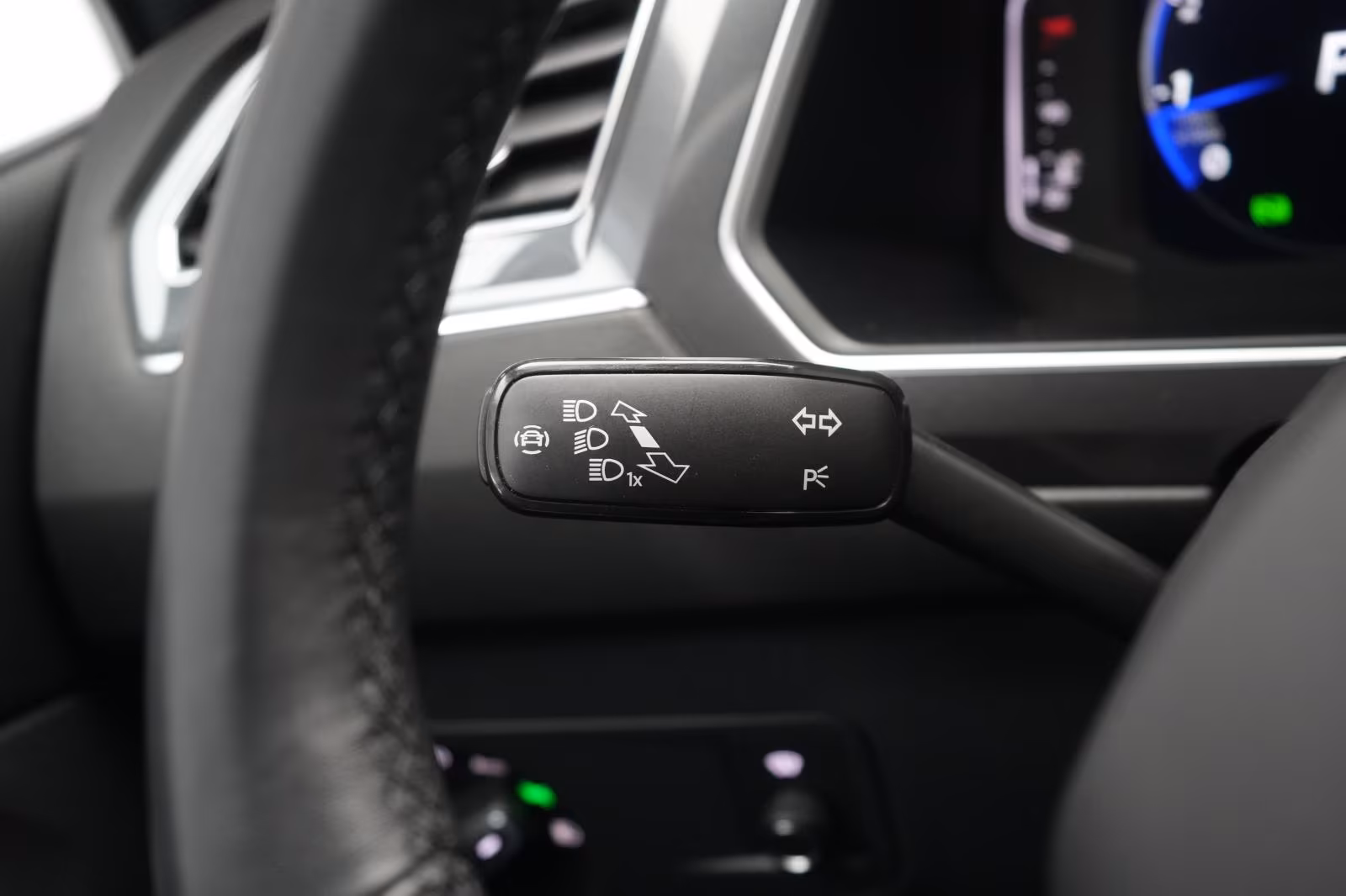 (B-537) Volkswagen Tiguan Allspace 2.0 TSI 4Motion DSG R-Line ACC/K - Image 15