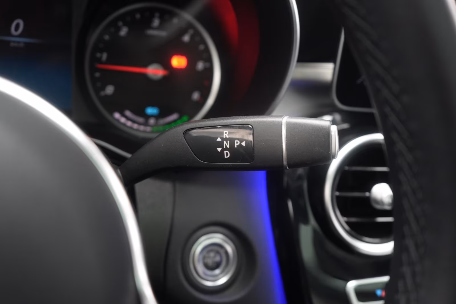 (B-482) Mercedes-Benz(Hybrid) GLC 300 de 4Matic 9G-Tronic Temp/Kamera/HUD - Image 16