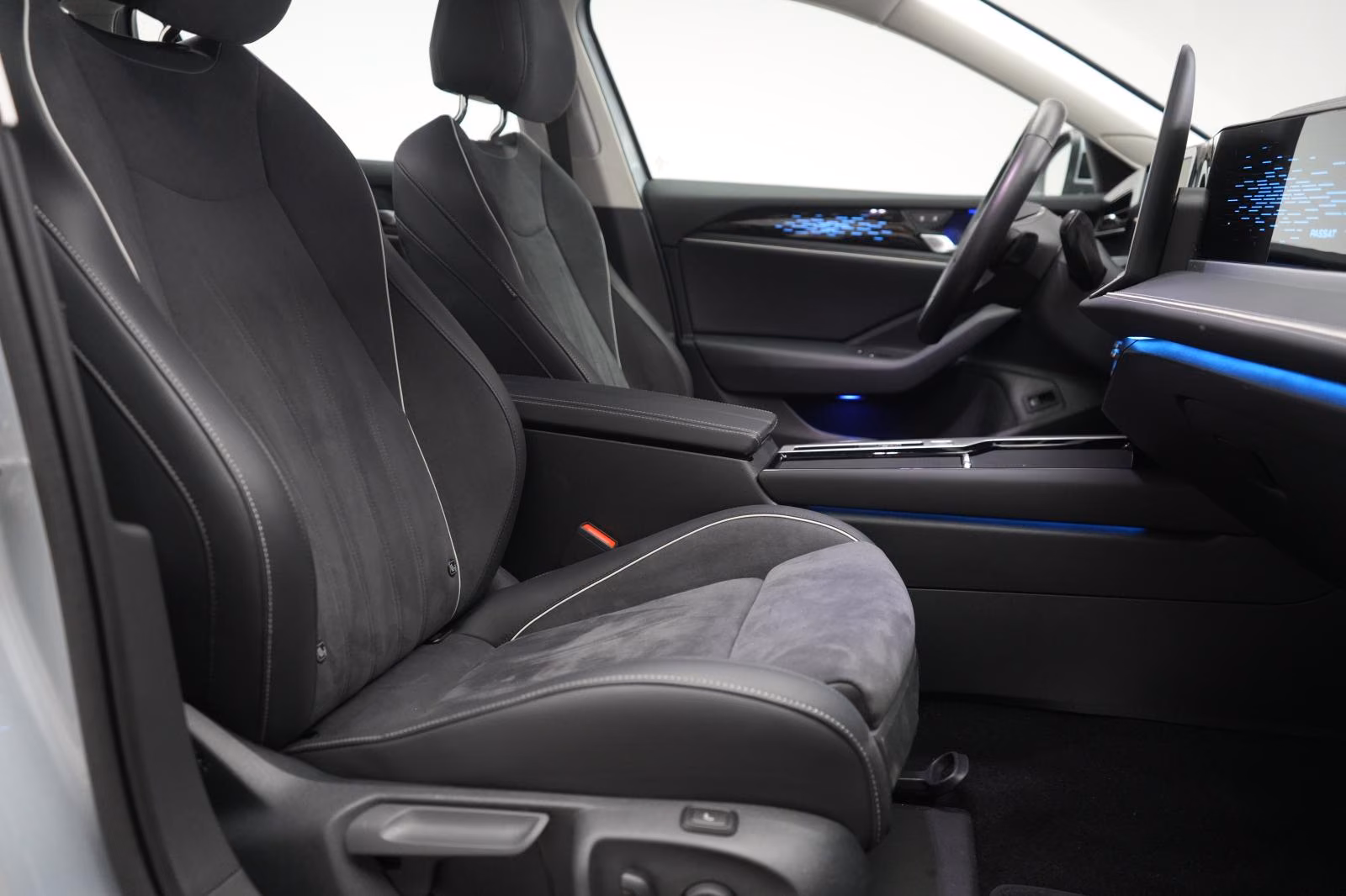 (B-270) Volkswagen Passat Variant 1.5 ETSI Elegance DSG - Image 7