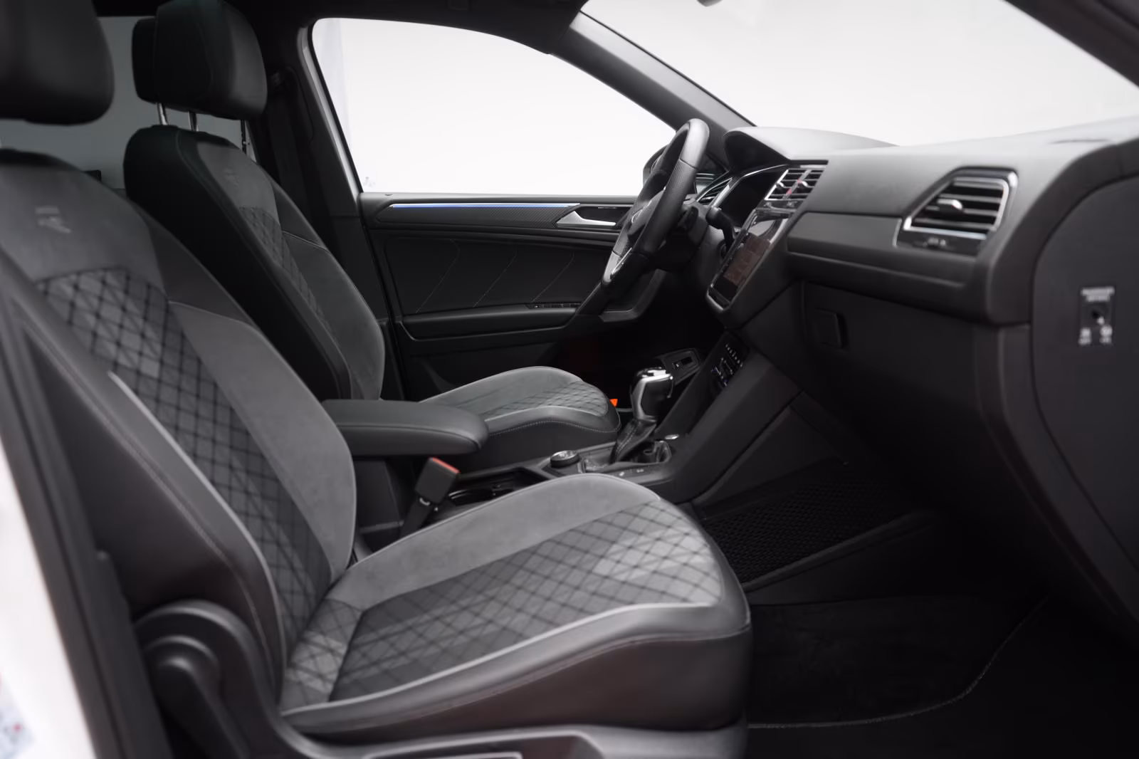 (B-314) Volkswagen Tiguan Allspace 2.0 TDI 4Motion DSG R line Navi/ - Image 11