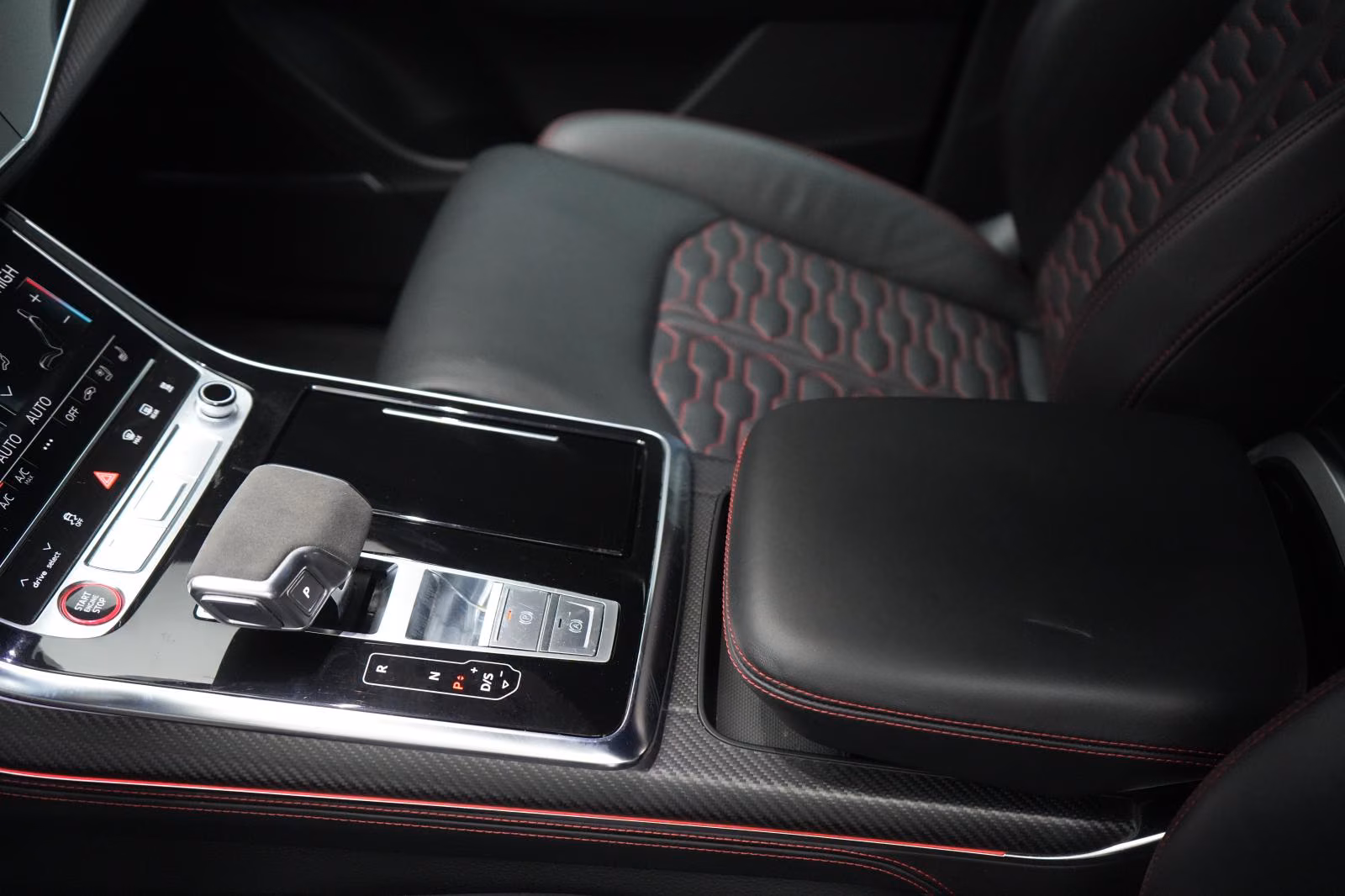 (B-608) Audi RSQ8 TFSI quattro tiptronic Leder/HUD/Pano/B&O/C - Image 23
