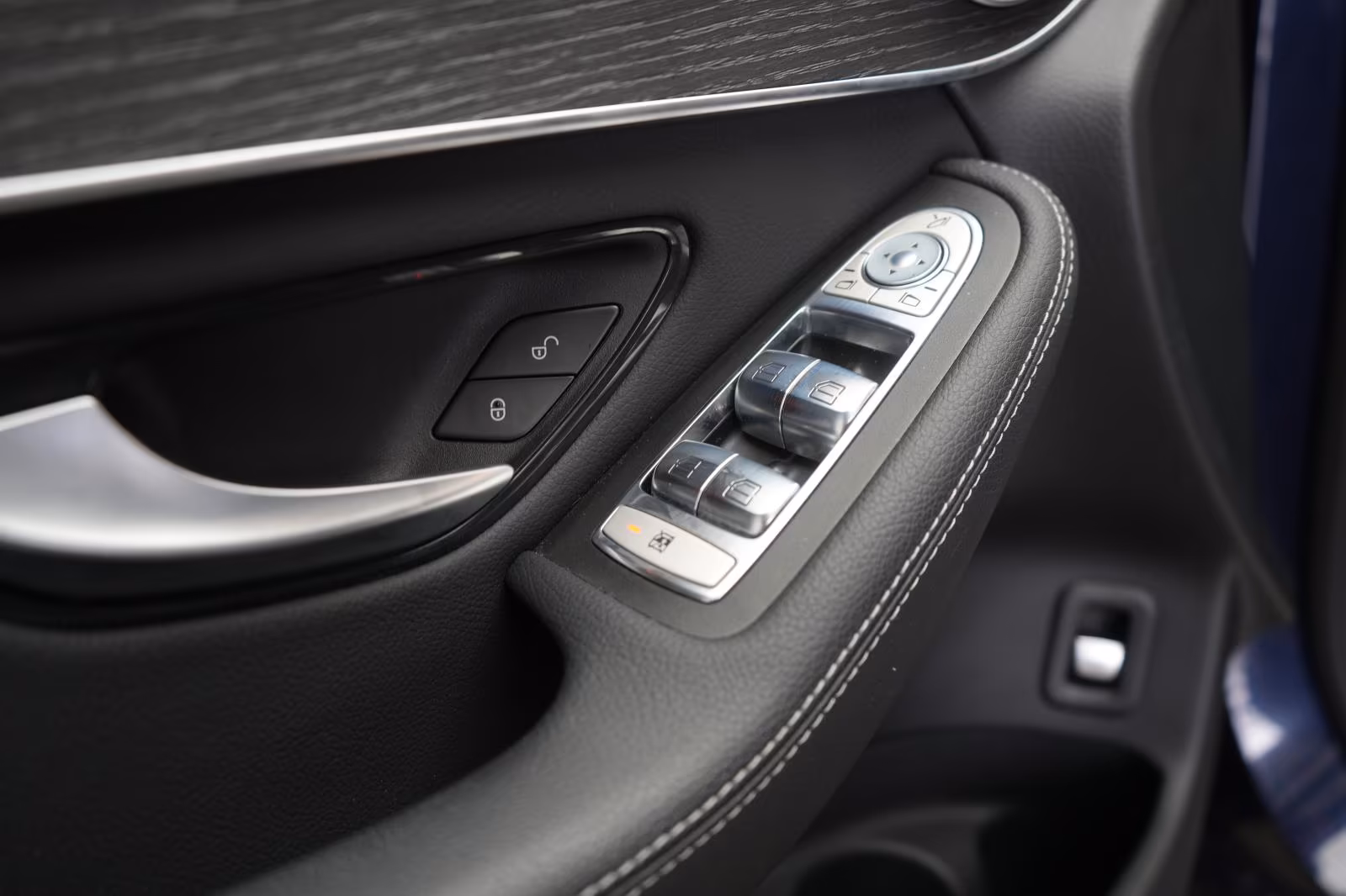 (B-320) Mercedes-Benz(Hybrid) GLC 300 de 4Matic 9G-Tronic Temp/Kamera/Lan - Image 16