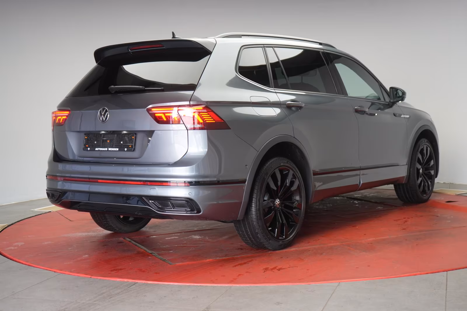 (B-651) Volkswagen Tiguan Allspace 2.0 TDI 4Motion DSG R line Navi/ - Image 5