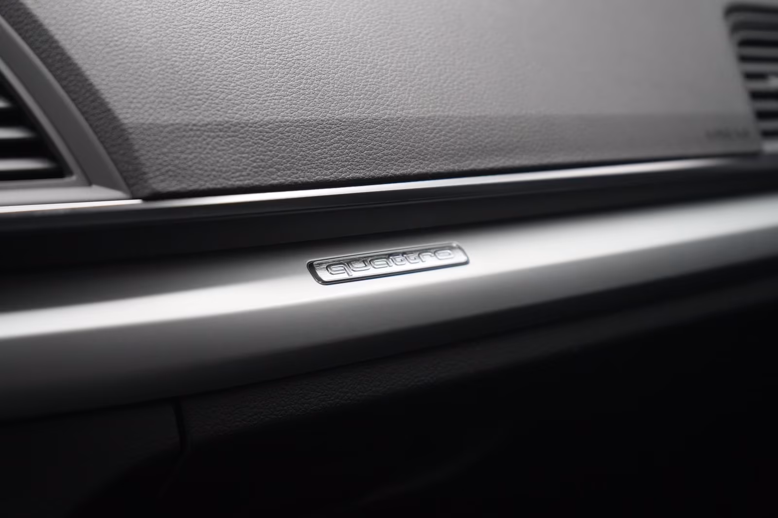 (B-414) Audi Q5 40 TDI quattro S tronic Navi/LED/Virtual/PDC - Image 21