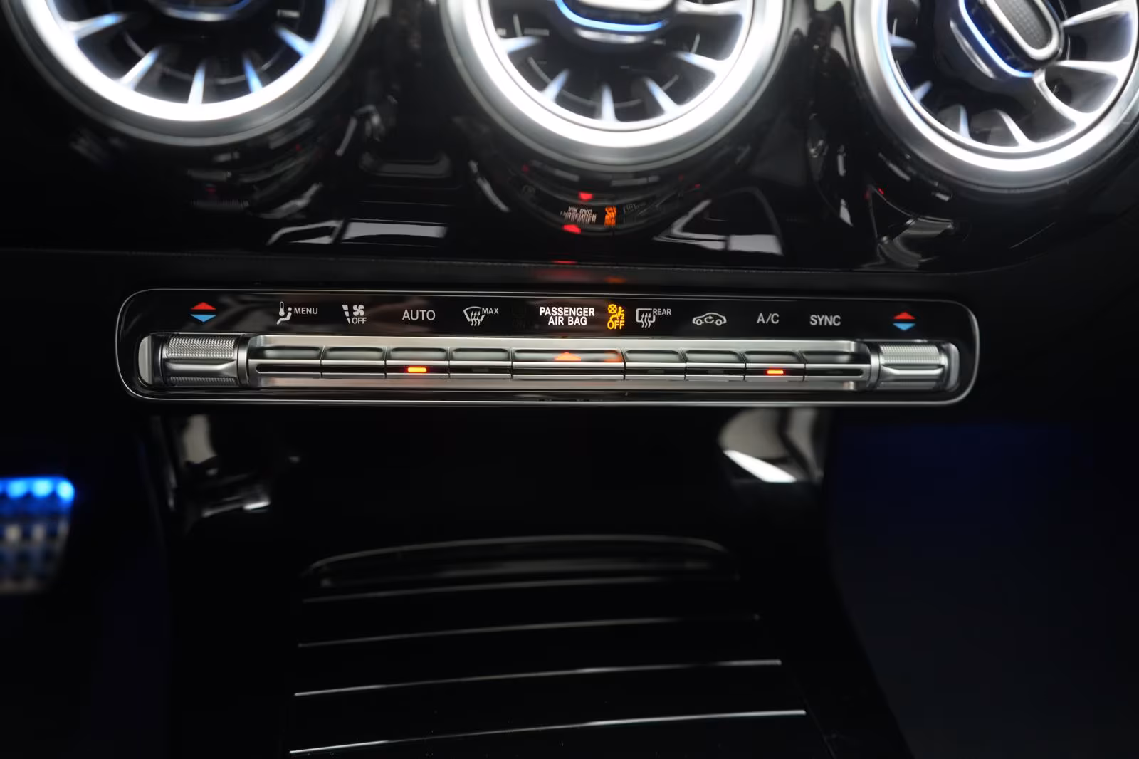 (B-531) Mercedes-Benz CLA 200 Shooting Brake 7G-DCT AMG Distronic/ - Image 15