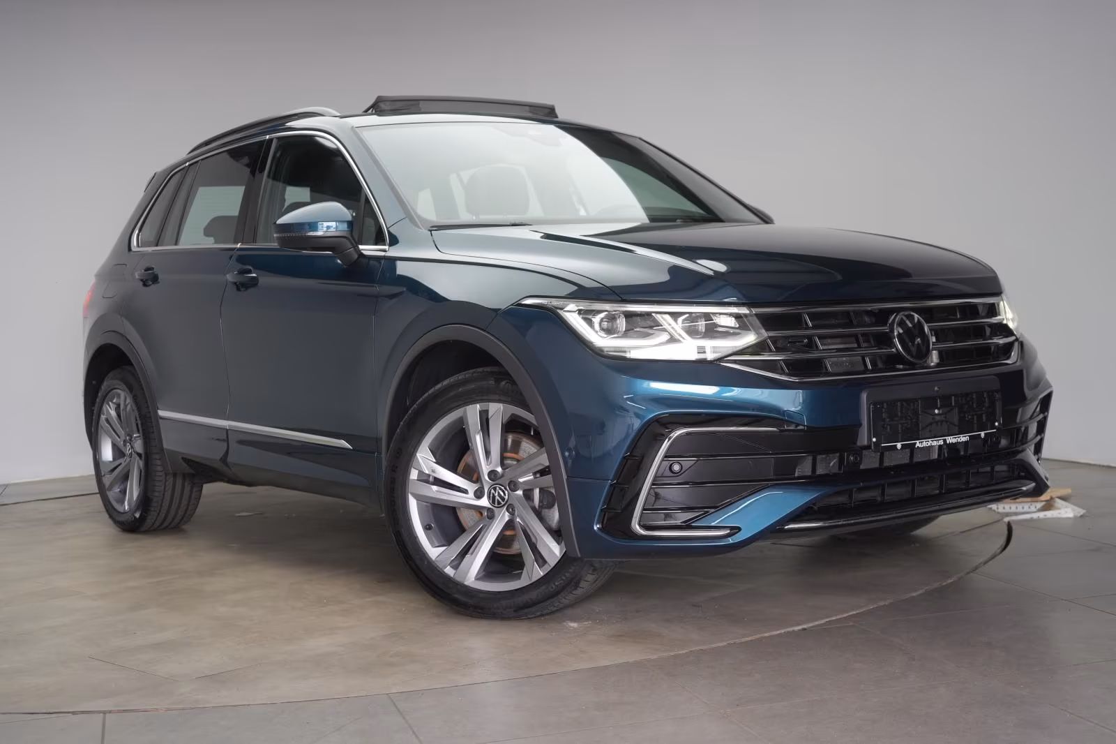 (B-593)Volkswagen(Hybrid) Tiguan 1.4 eHybrid DSG R-Line Leder/ACC/Pano/360 - Image 1