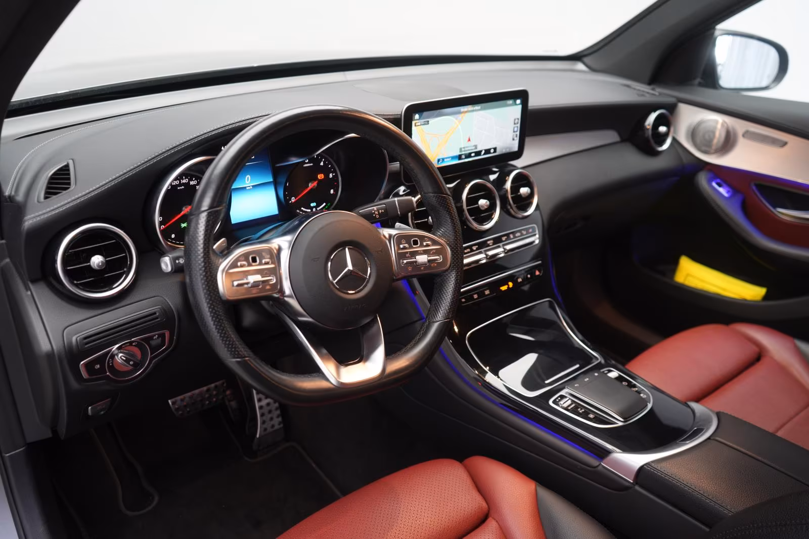 (B-315) Mercedes-Benz(Hybrid) GLC 300 de 4Matic 9G-Tronic AMG Leder/Distro - Image 7