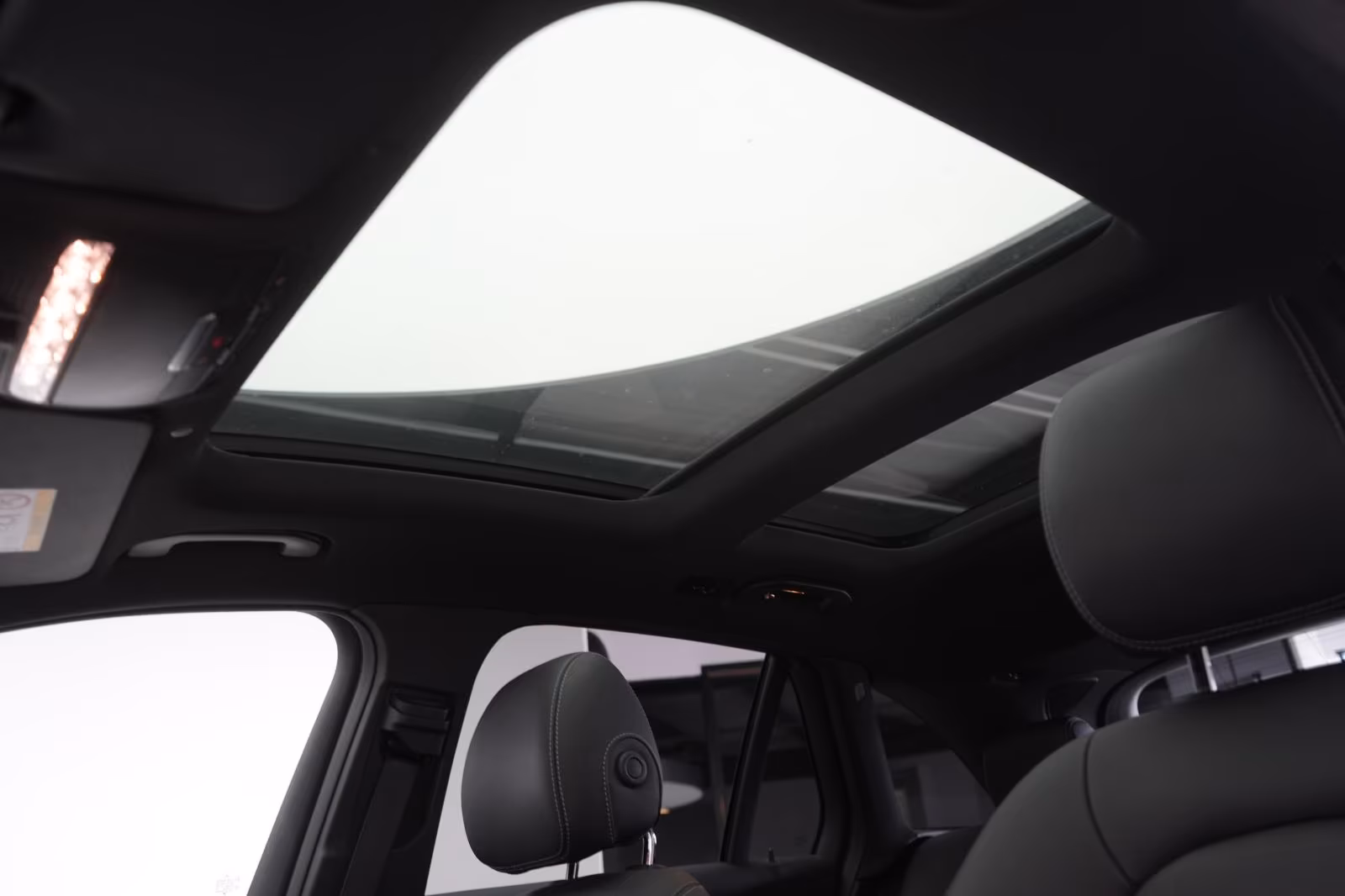 (B-396) Mercedes-Benz(Hybrid) GLC 300 e 4Matic 9G-Tronic Pano/Leder/360 Kamera - Image 12