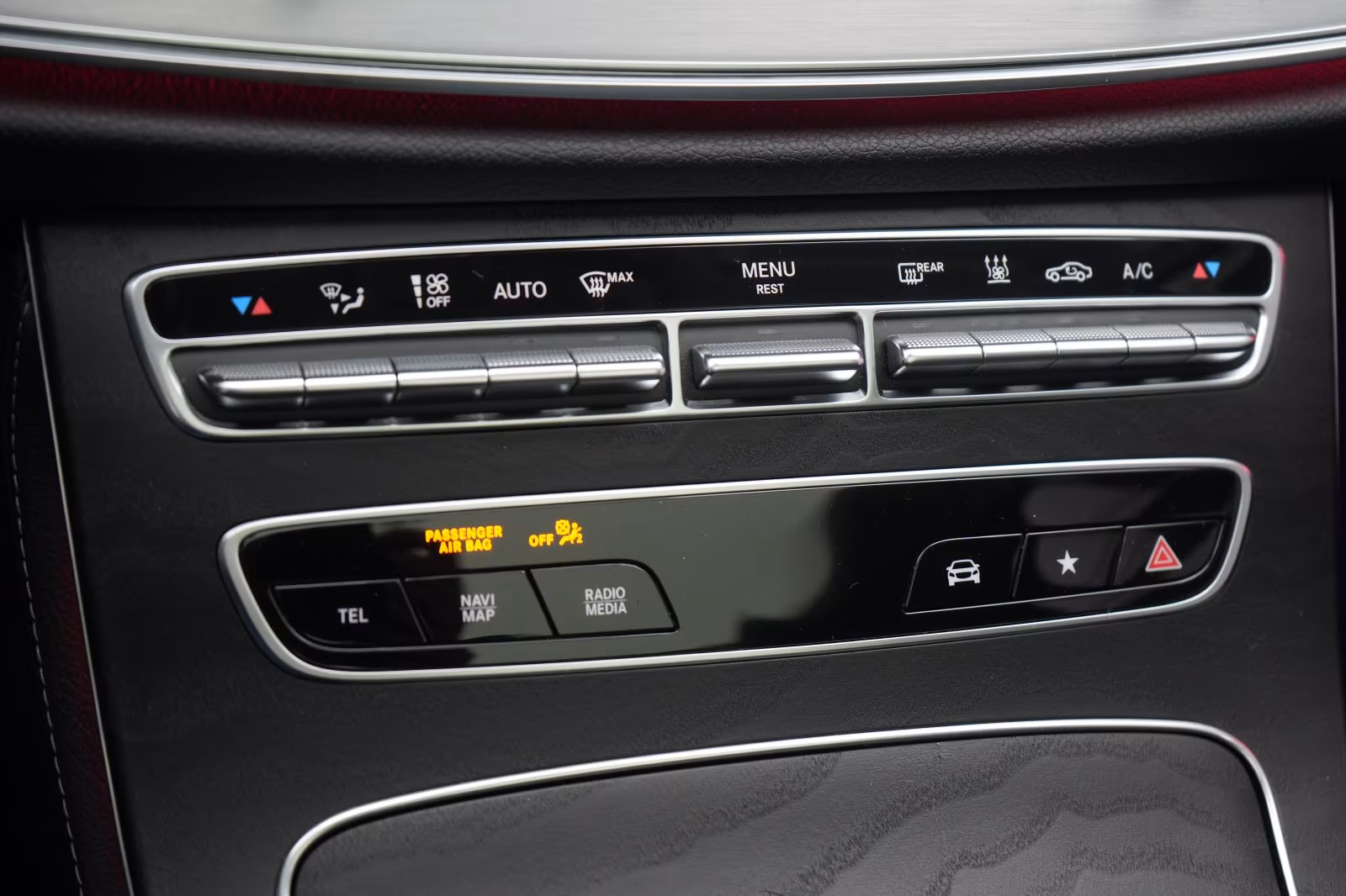 (B-222) Mercedes-Benz(Hybrid) E 300 de 4Matic T 9G-Tronic Avantgarde Temp/Ka - Image 14