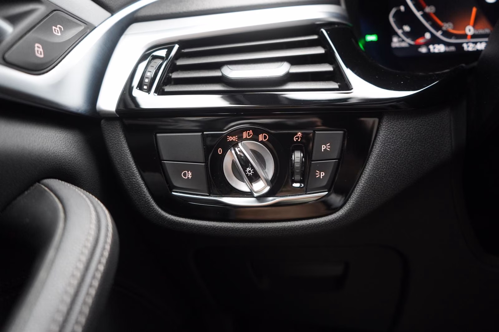(B-322) BMW 520 d M Sport Leder/Temp/Virtual/CarPlay - Image 19