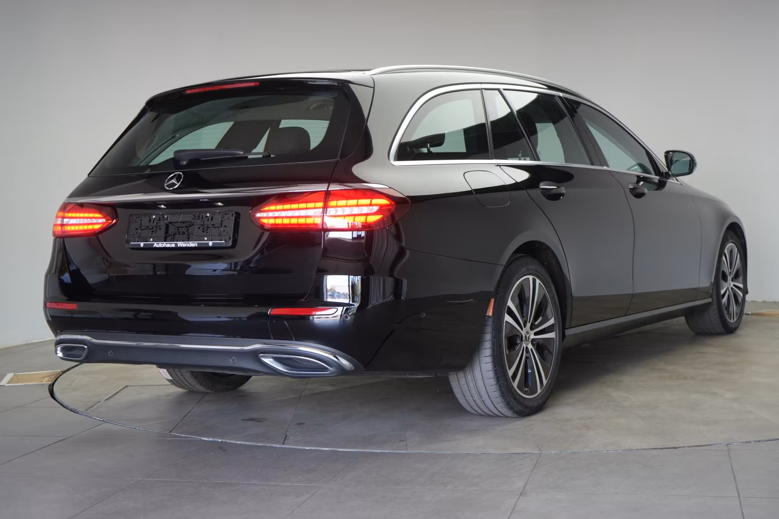 (B-195) Mercedes-Benz E 400 d 4Matic T 9G-Tronic Avantgarde CarPlay/Te - Image 5