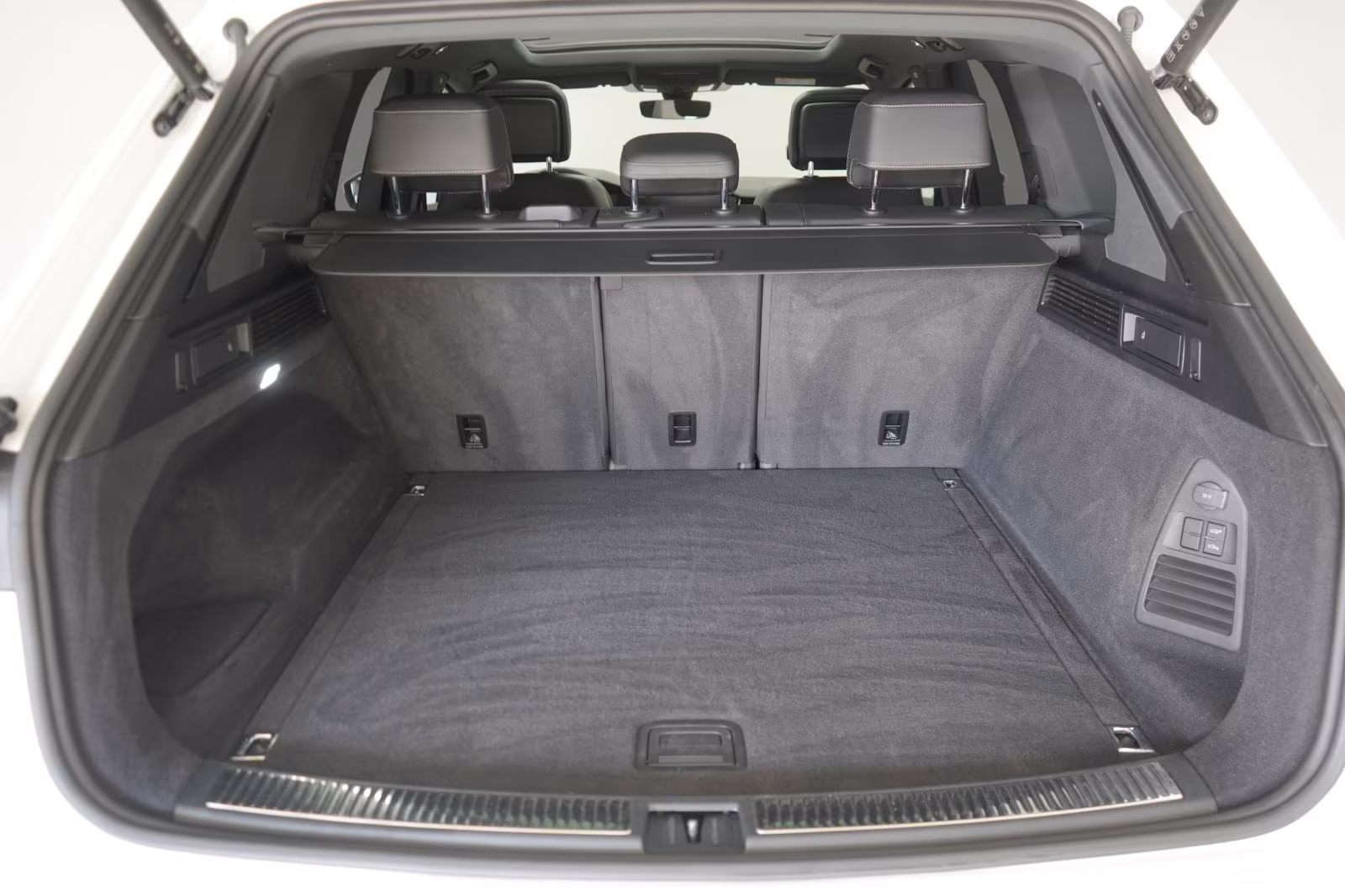 (B-338) Volkswagen Touareg 3.0 V6 TDI 4Motion R-Line Leder/ACC/Kame - Image 28
