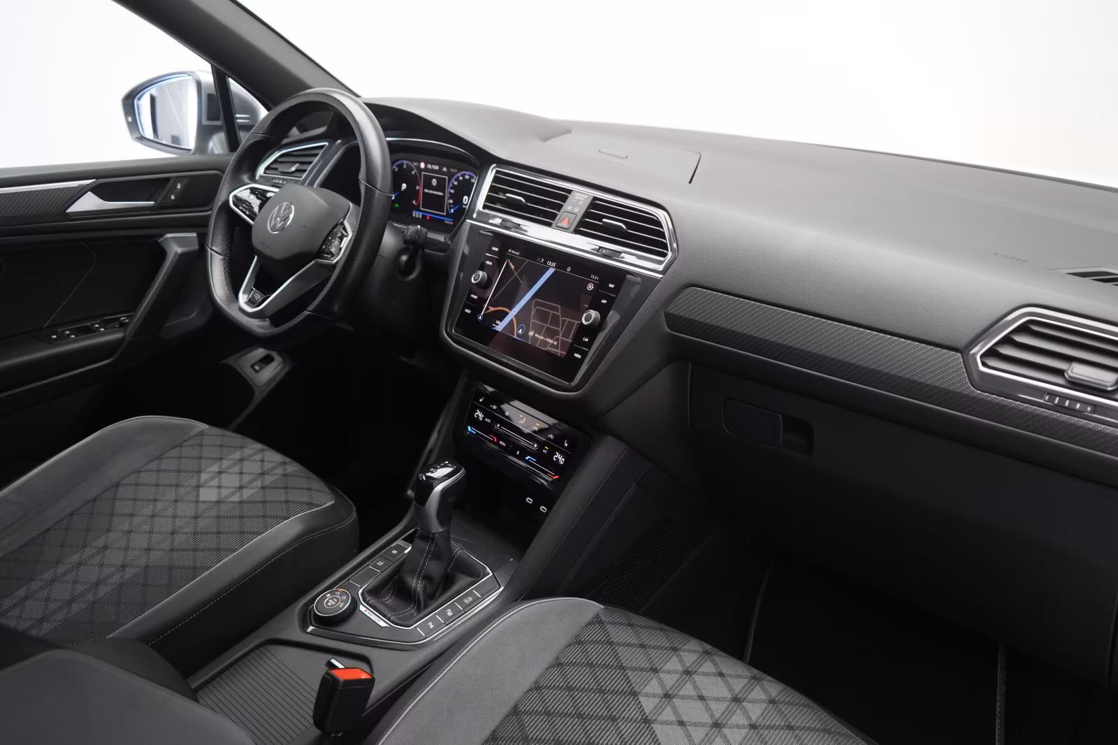 (B-609) Volkswagen Tiguan Allspace 2.0 TDI 4Motion DSG R-Line ACC/K - Image 10
