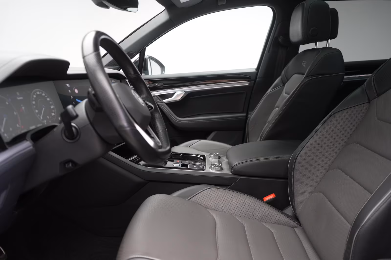 (B-337) Volkswagen Touareg 3.0 V6 TDI 4Motion R-Line Leder/ACC/Kame - Image 6