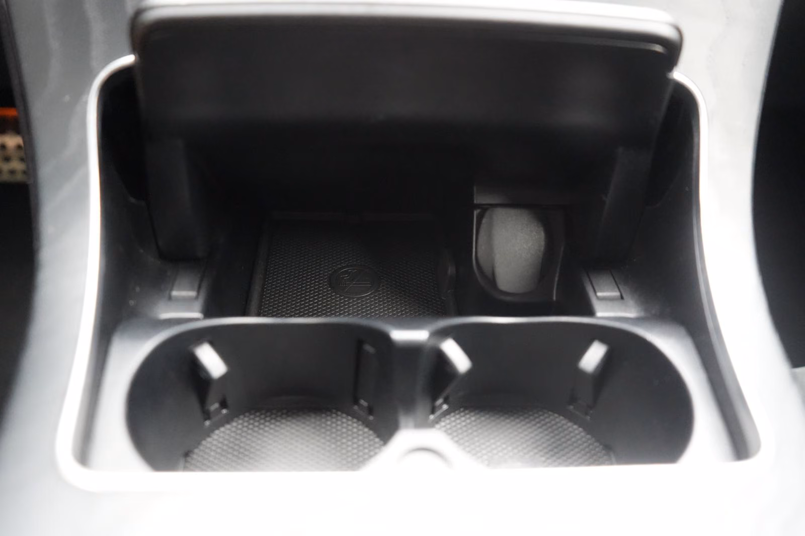 (B-515) Mercedes-Benz(Hybrid) GLC 300 de 4Matic 9G-Tronic AMG CarPlay/Tem - Image 15