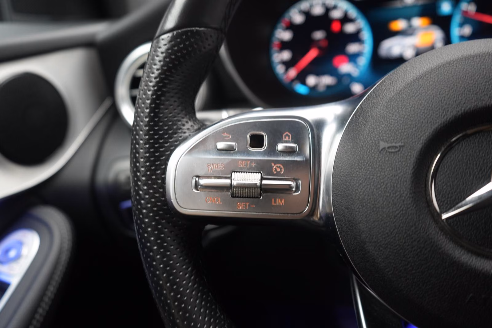 (B-352) Mercedes-Benz(Hybrid) GLC 300 de 4Matic 9G-Tronic Standhzg/Kamera/ - Image 17