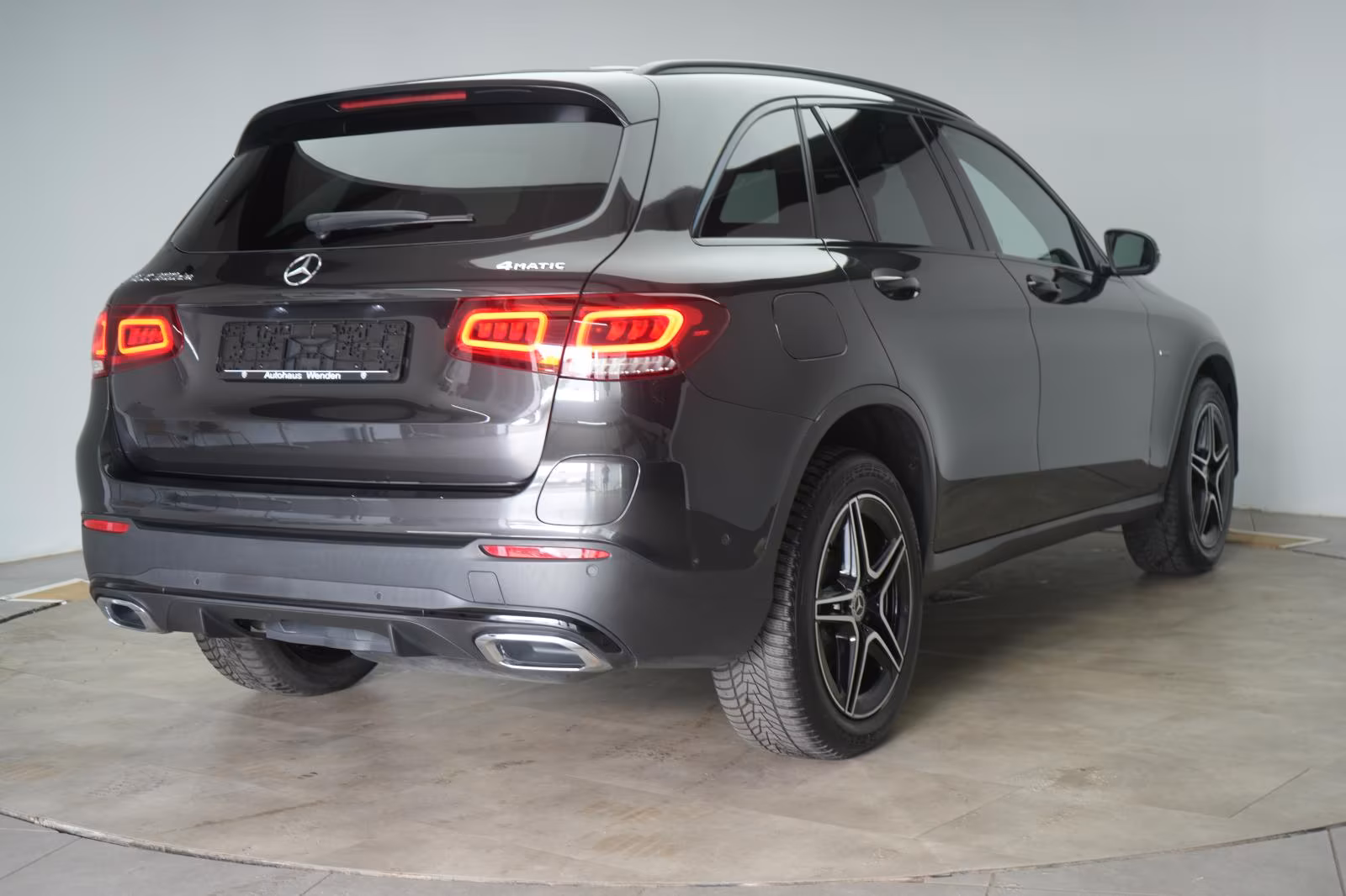 (B-304) Mercedes-Benz(Hybrid) GLC 300 de 4Matic 9G-Tronic AMG Temp/Kamer - Image 5