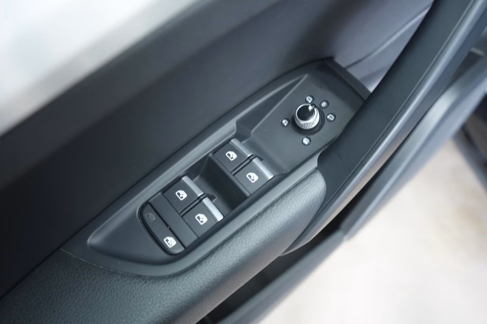 (B-123) Audi Q5 40 TDI quattro S-Line Temp/Kamera/AHK/Massage - Image 16