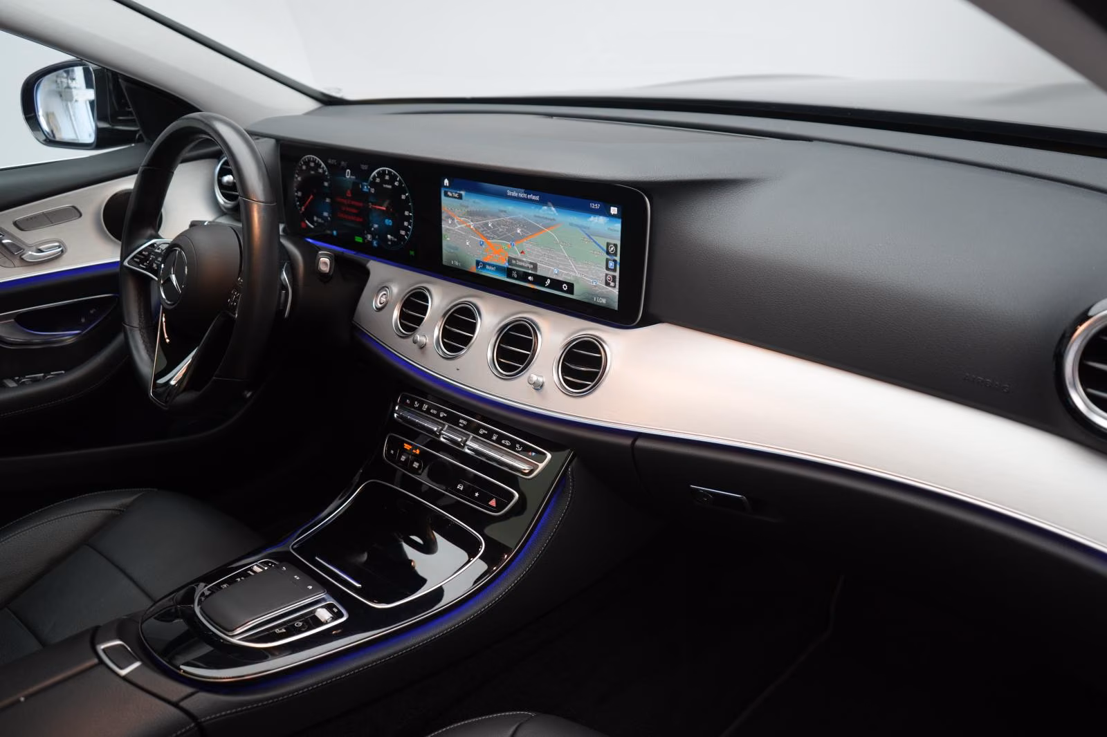 (B-039) Mercedes-Benz(Hybrid) E 300 de 4Matic T Avantgarde Leder/Distronic/Kam - Image 10