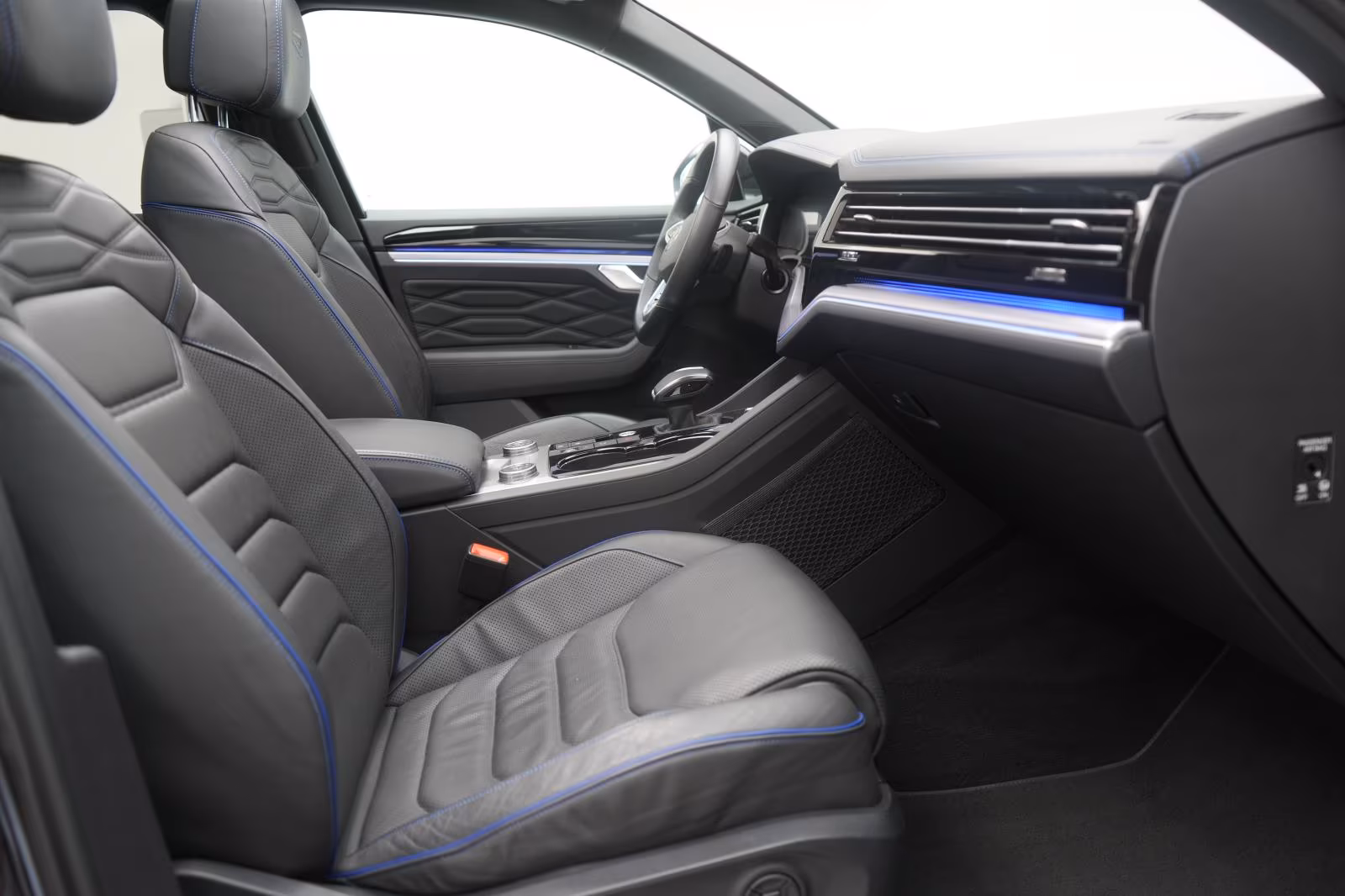 (B-401) Volkswagen Touareg R 4 Motion 3.0 eHybrid Leder/ACC/Night/H - Image 9