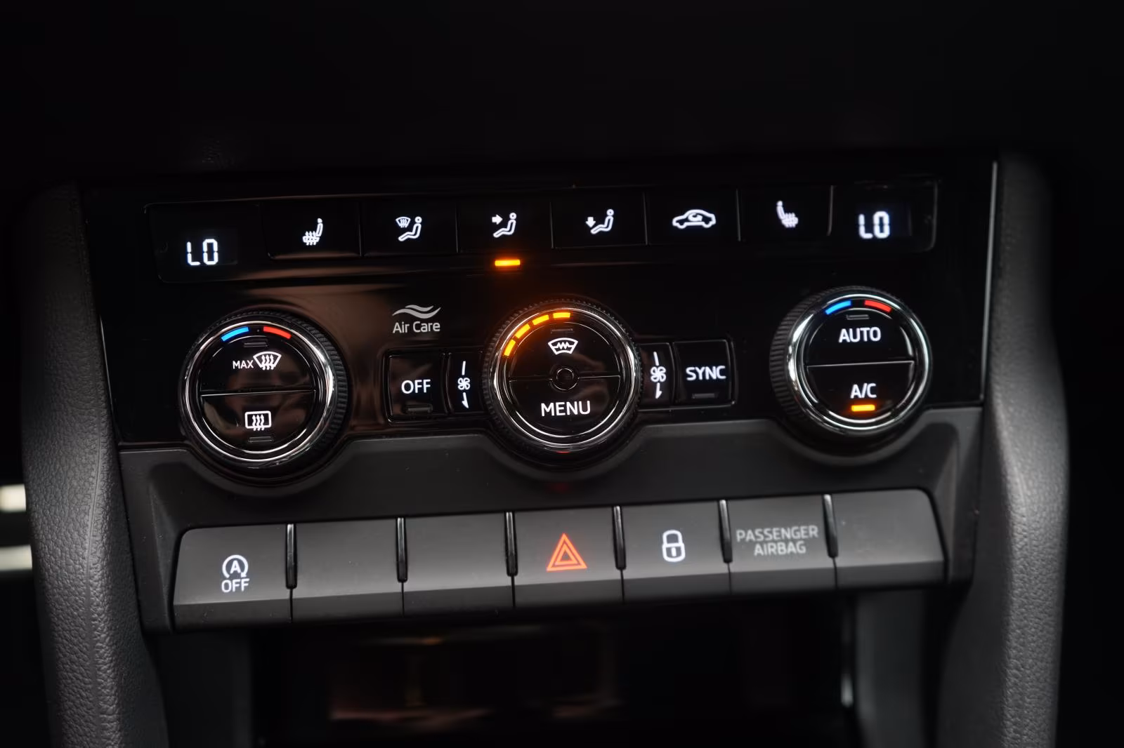 (B-757) Skoda Karoq 2.0 TDI 4x4 DSG Sportline AHK/Matrix/Virtu - Image 15