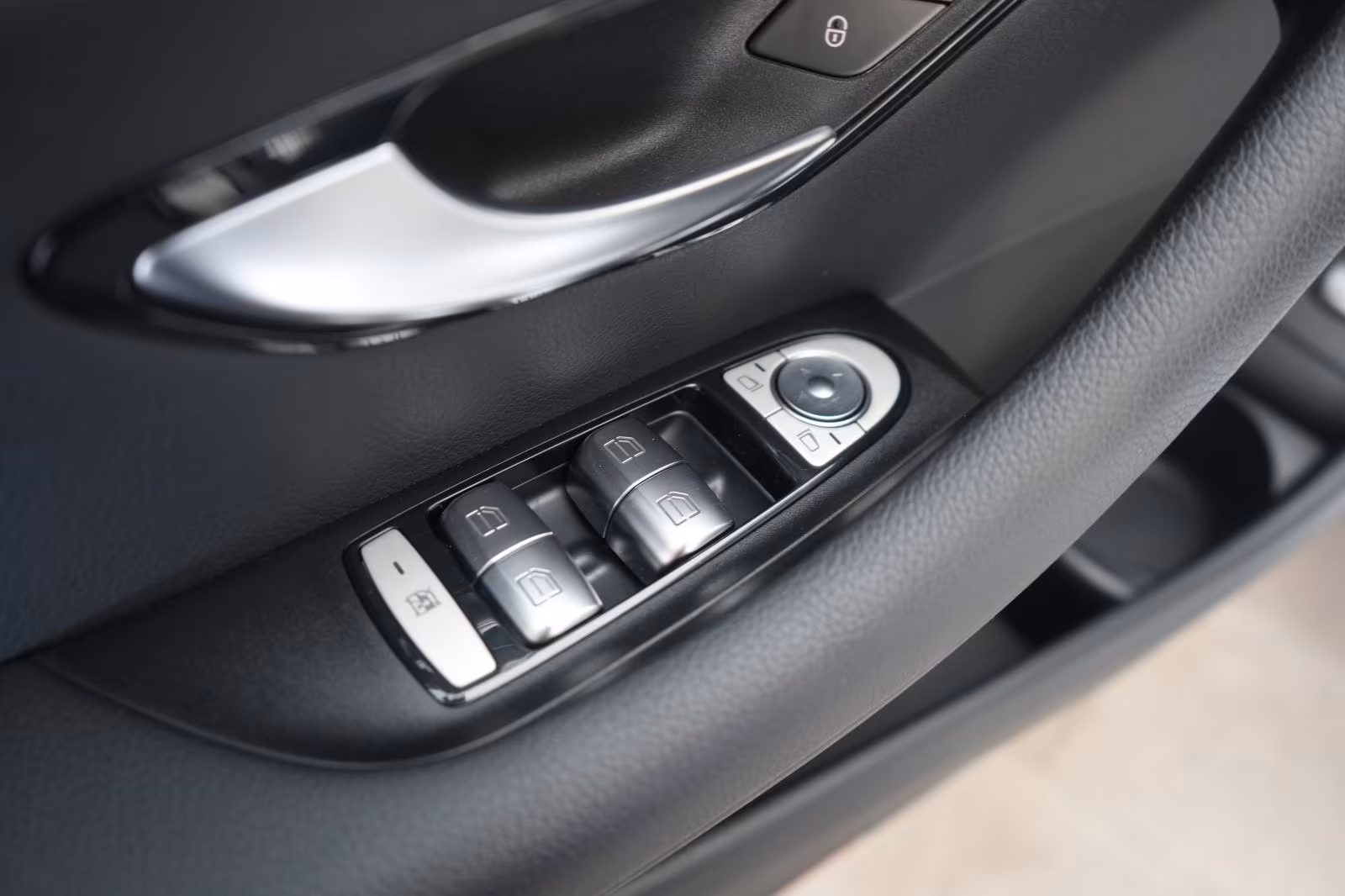 (B-201) Mercedes-Benz(Hybrid) E 300 de 4Matic T 9G-Tronic Temp/Kamera/Pano - Image 18
