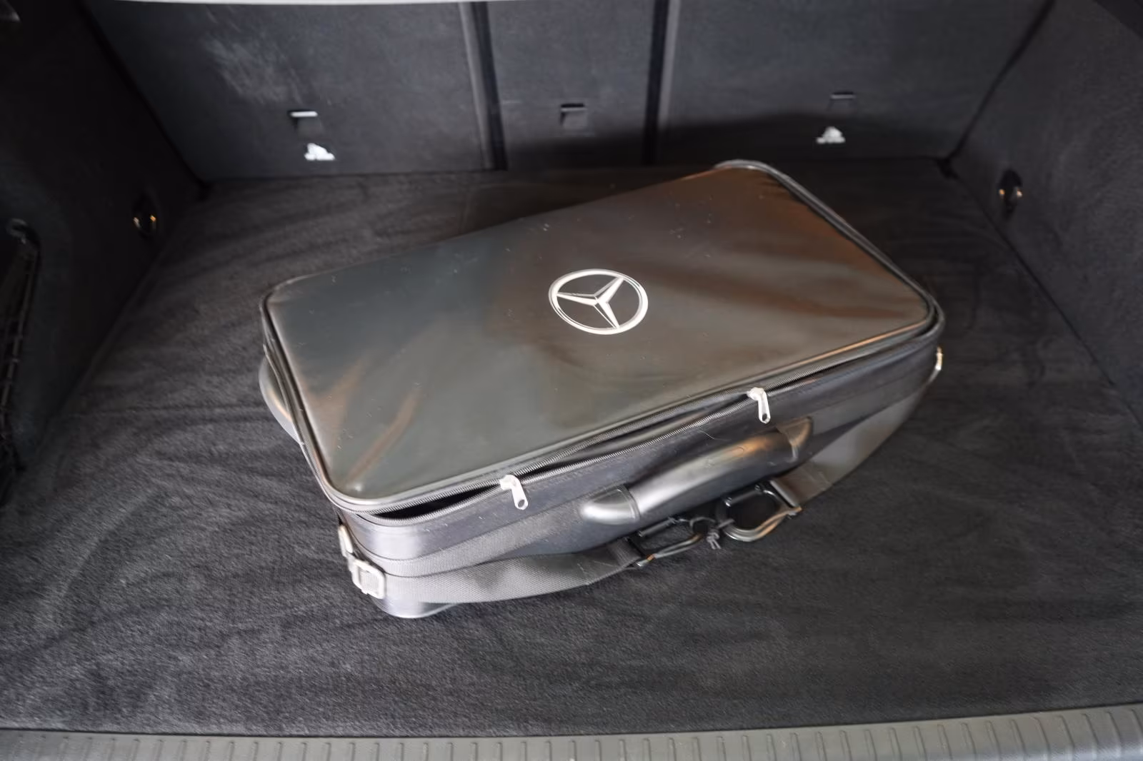 (B-702) Mercedes-Benz GLC 300 de 4Matic 9G-Tronic Temp/360Kamera/Carpl - Image 33