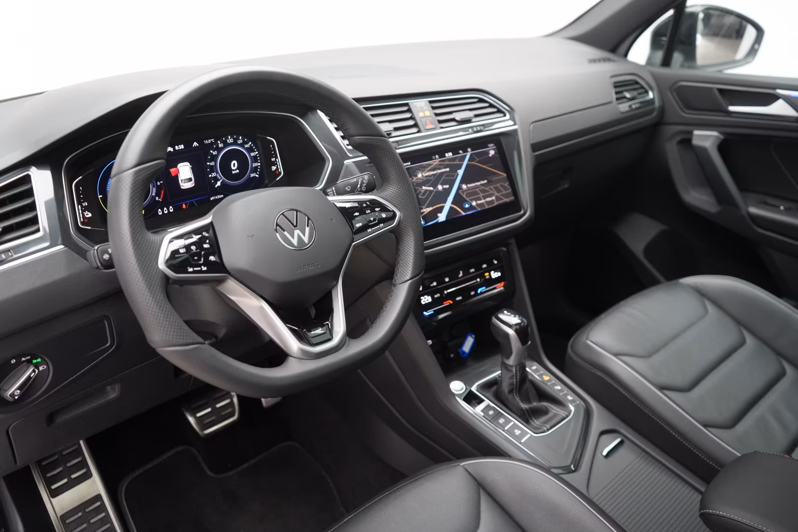 (B-147) Volkswagen(Hybrid) Tiguan 1.4 eHybrid DSG R-Line Leder/ACC/Pano/Kam - Image 8