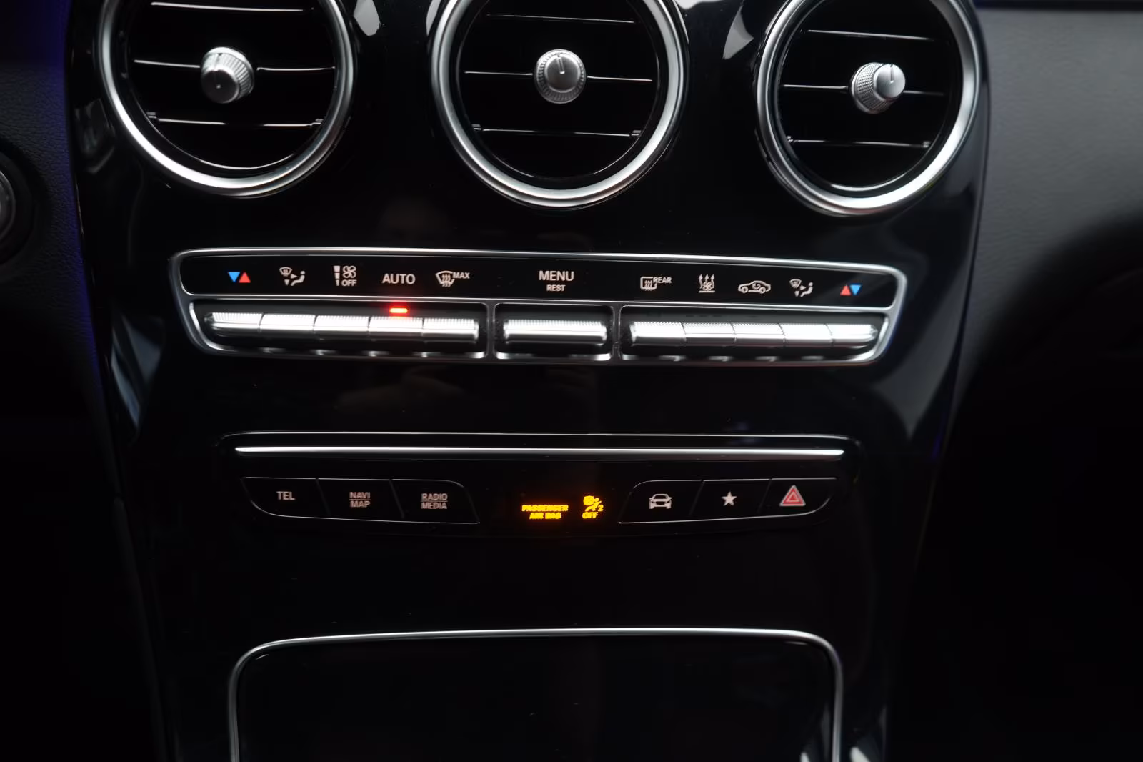 (B-315) Mercedes-Benz(Hybrid) GLC 300 de 4Matic 9G-Tronic AMG Leder/Distro - Image 12