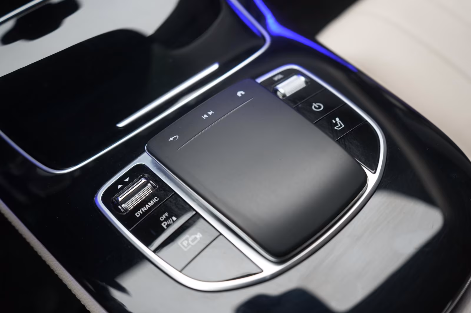 (B-349) Mercedes-Benz(Hybrid) E 300 de T 9G-Tronic AMG Leder/Distronic/Kamer - Image 18