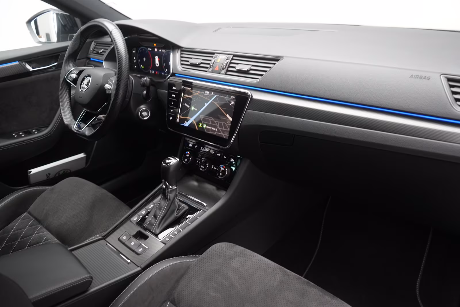 (B-311) Skoda Superb 2.0 TDI Sportline ACC/Kamera/Virtual/AHK/ - Image 9