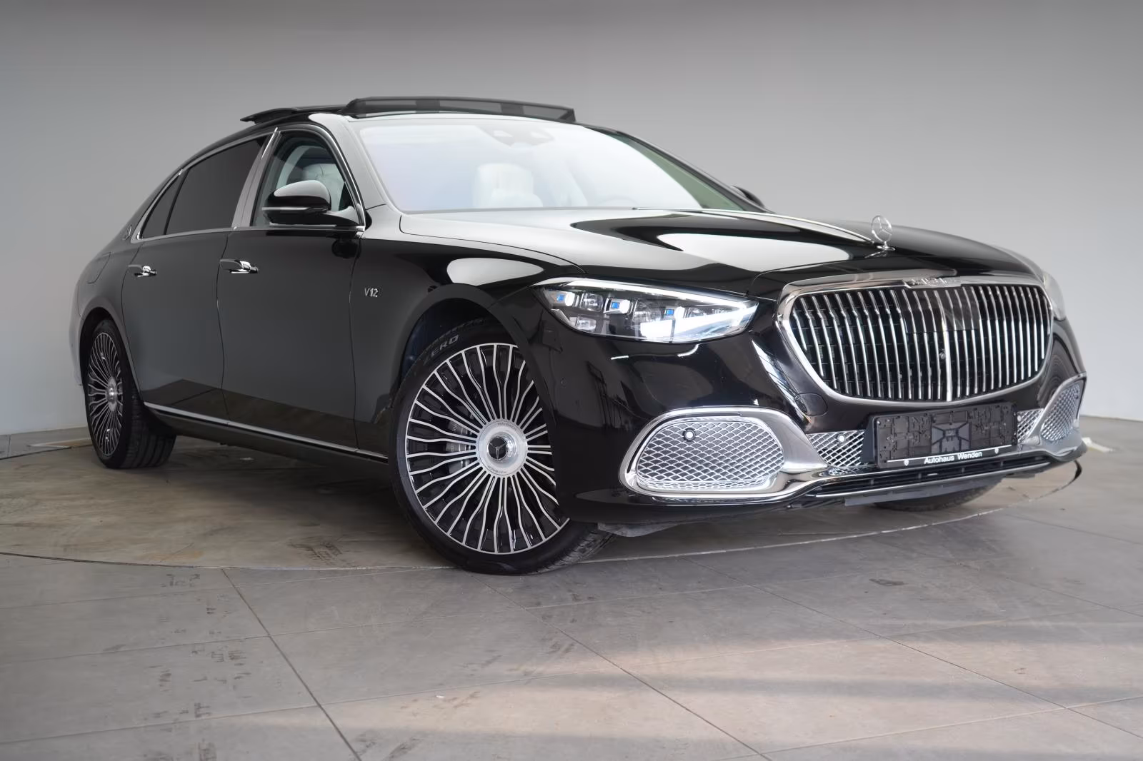 (B-402) Mercedes-Benz S 680 Maybach L 4Matic Distr/Pano/Chauffer/ - Image 1